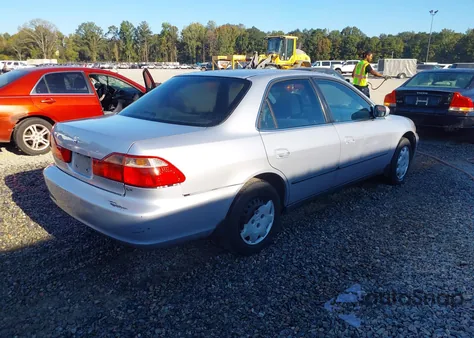 1998 Honda Accord Lx из США, поврежденный, VIN 1HGCG5645WA117500